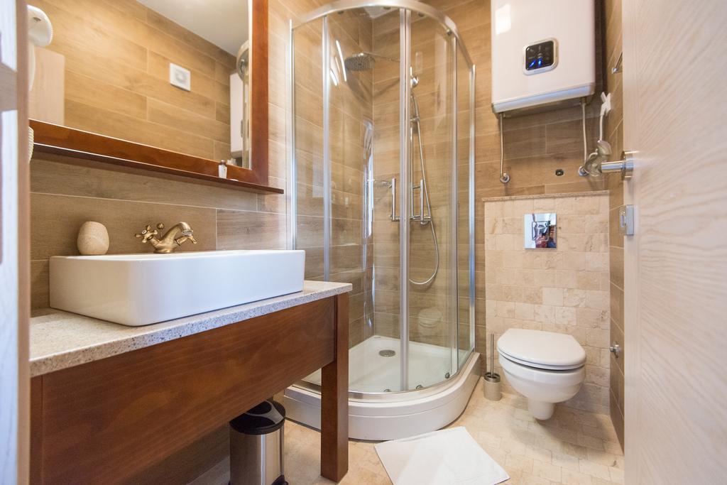 Apartments Marija Risan Rom bilde