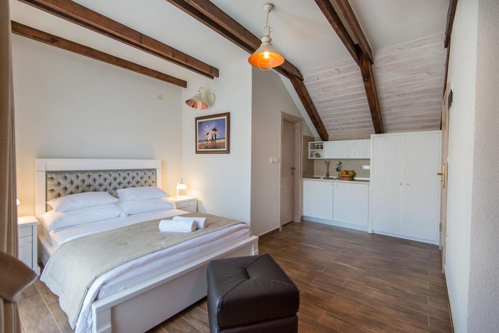 Apartments Marija Risan Rom bilde